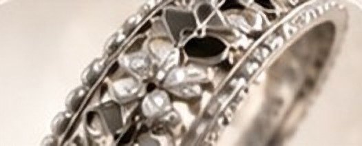 Timeless Beauty silver bangle